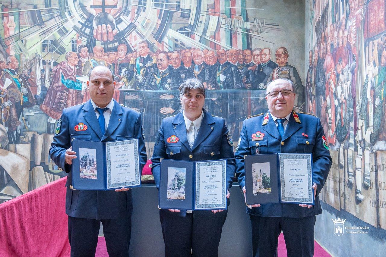 Három kiváló szakember vehette át idén a Székesfehérvár Közbiztonságáért Díjat